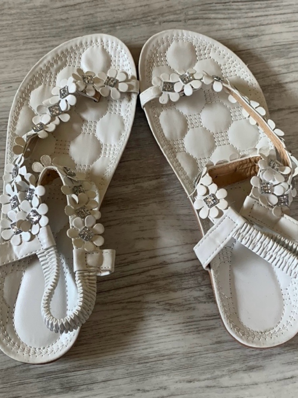 Women's White Floral Thong Sandals - Elegant Casual Summer Shoes